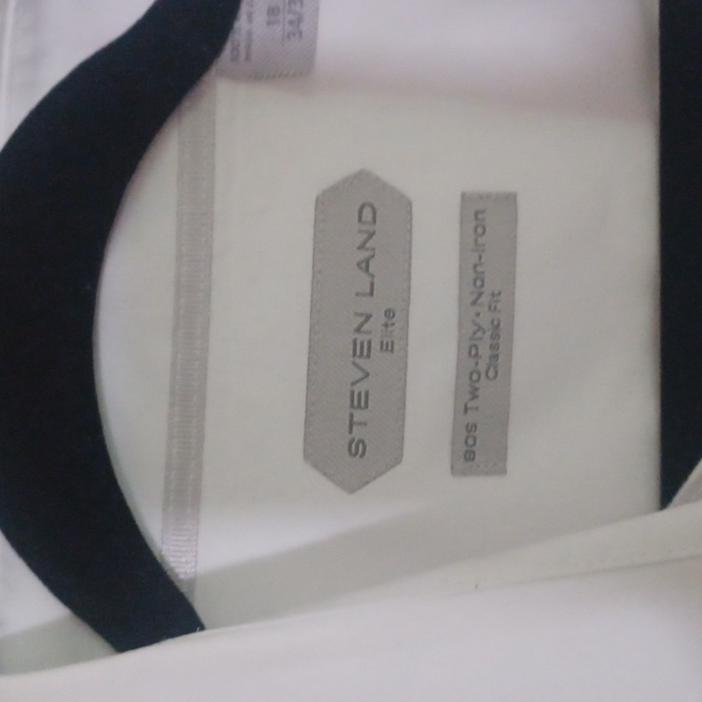 STEVEN LAND ELITE CLASSIT FIT SIZE 18 USED GOOD  CONDITION.